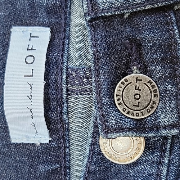 LOFT Dark Blue Skinny Jeans with Red Velvet Side Embellished Size 26/2 EUC - Picture 4 of 12